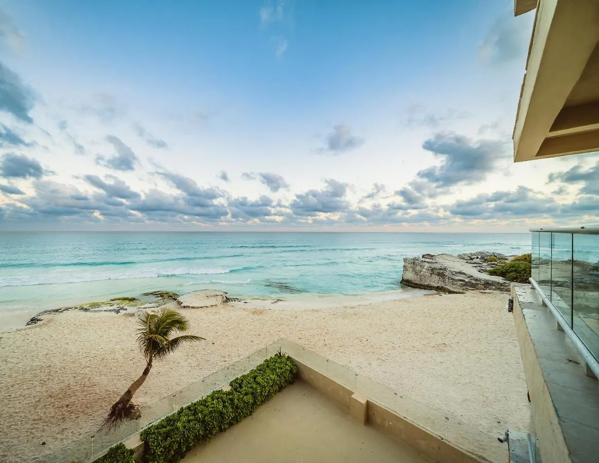 Beachfront Studio! Ubicacion Perfecta! Cancun Mexico